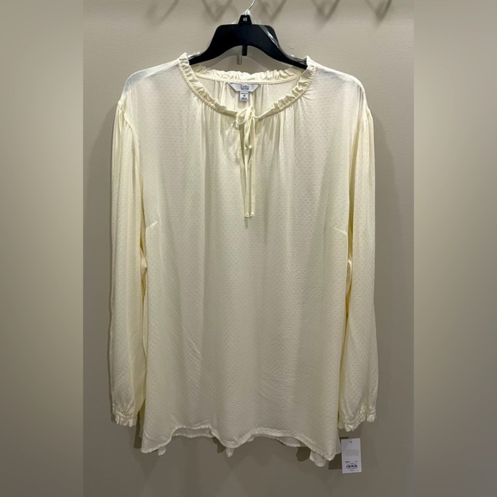 1401 CROFT & BARROW NWT Kohl’s Plus 4X Egret Color - Beautiful Top